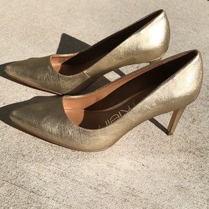 calvin klein kirsten pump